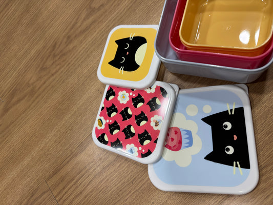 Feline Fine Cat Snack Pots – Set of 3 Reusable Lidded Lunch Boxes – Red, Yellow & Blue