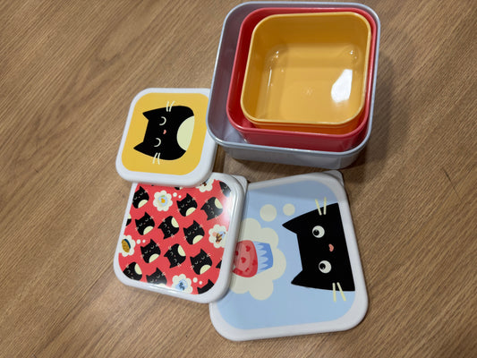Feline Fine Cat Snack Pots – Set of 3 Reusable Lidded Lunch Boxes – Red, Yellow & Blue